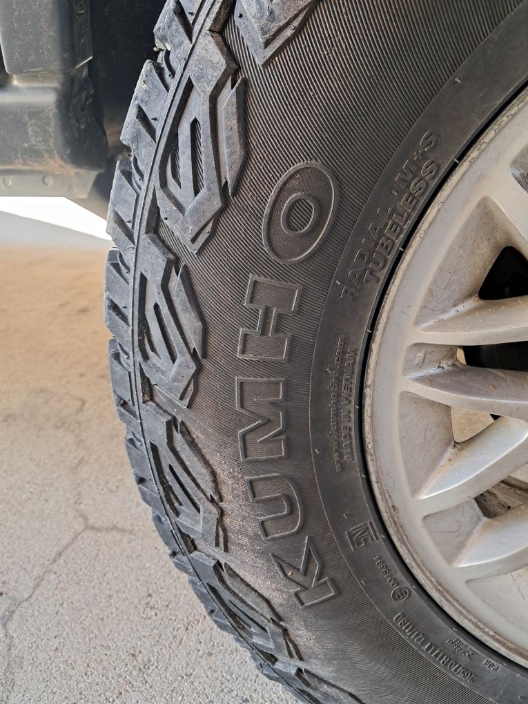 Pneus Khumo 265 /70/ 17