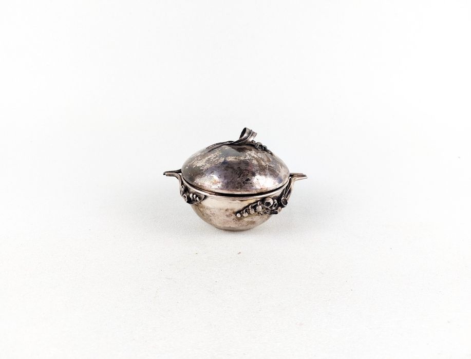 Cukiernica HEFRA konwalie Plater