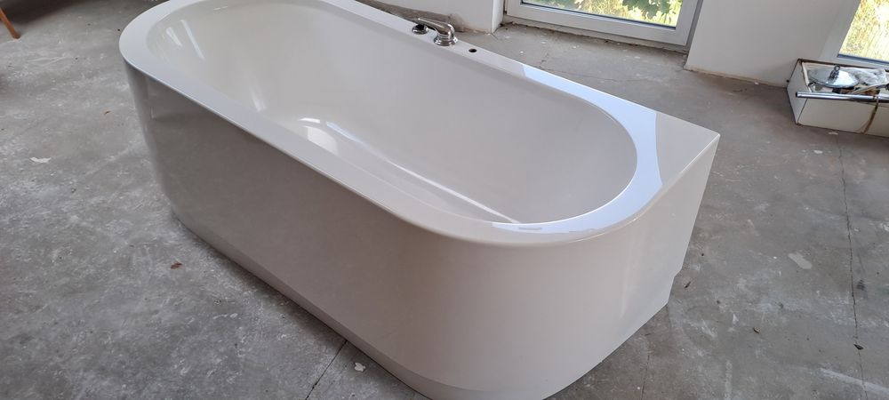 Wanna design 180x80 monolityczna obudowa