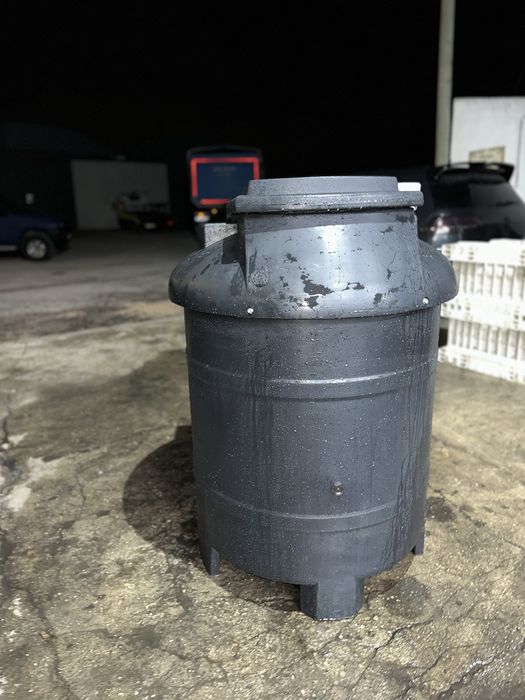 Oleao, deposito de oleo usado 300 litros