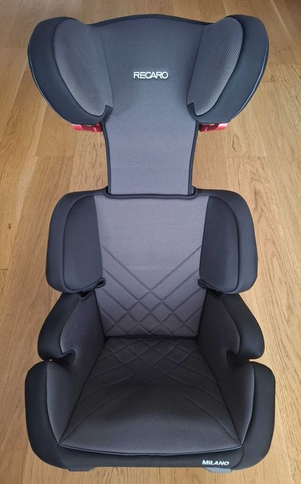 Fotelik samochodowy RECARO Milano dla dziecka od 15 do 32 kg.