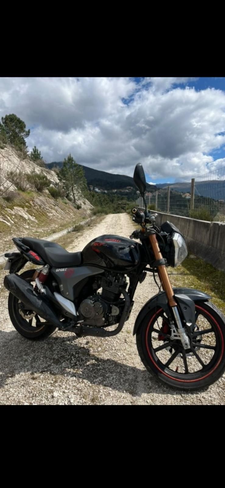 Vendo moto bom estado