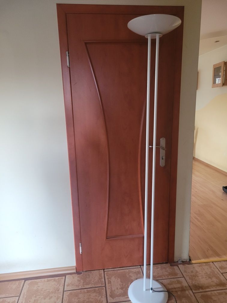 Sprzedam lampę stojącą