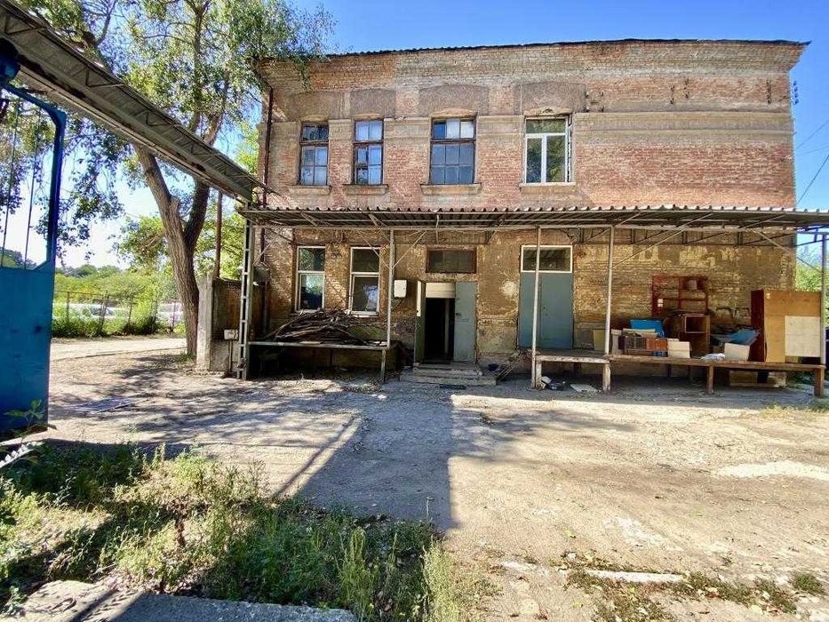 База в районе Рабочей (Героїв УПА)