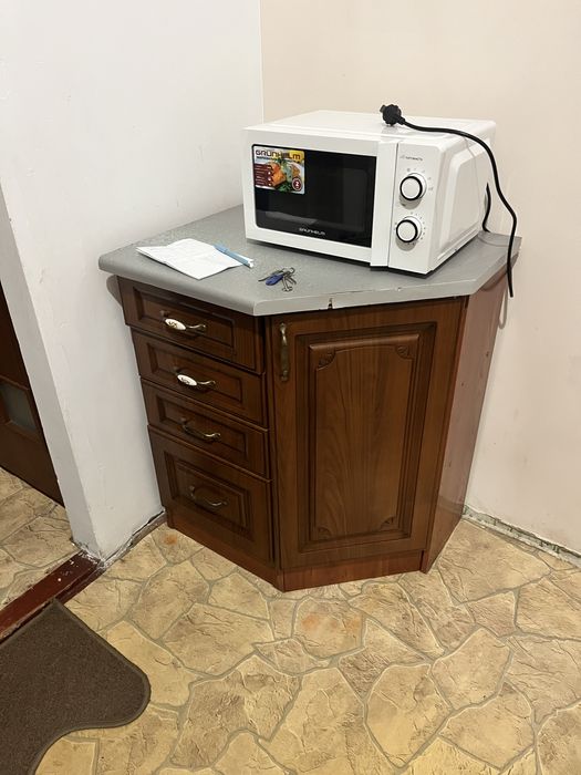 Кухонна стінка велика з плити