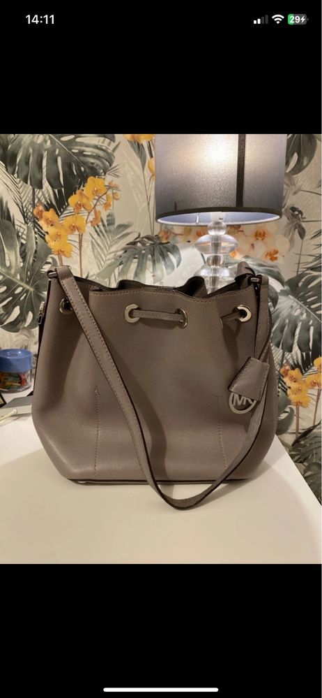 Mala Michael Kors