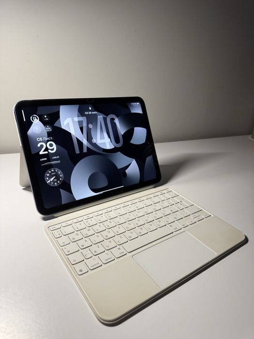 iPad 10-го покоління 2022 року • 64 ГБ • Чудовий стан + Magic Keyboard