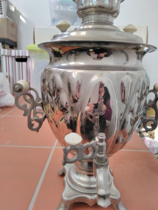 Samovar com logotipo dos jogos olimpicos 1980