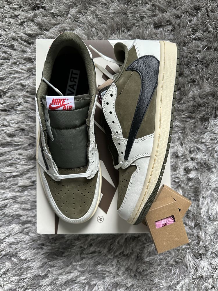 (43) Jordan 1 Retro Low OG SP | Travis Scott Medium Olive