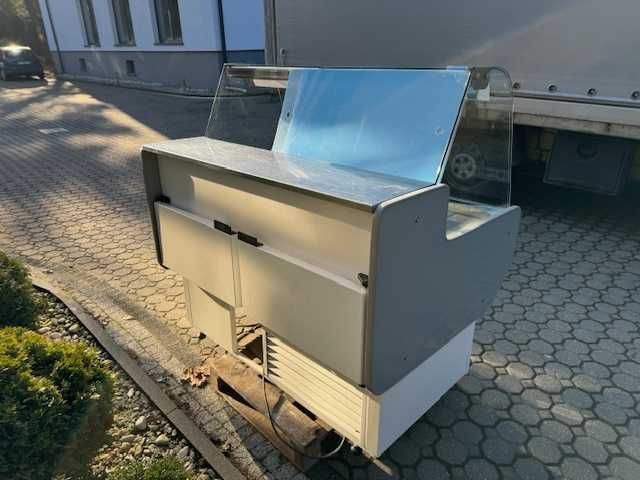 Lada witryna chłodnicza RAPA dł. 1.3 m. i inne urządzenia.