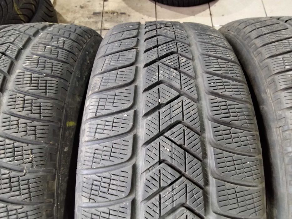 Opony 235/55x18 Pirelli