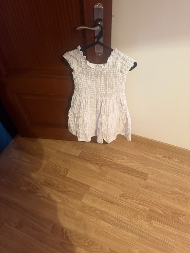 Vendo vestidos menina