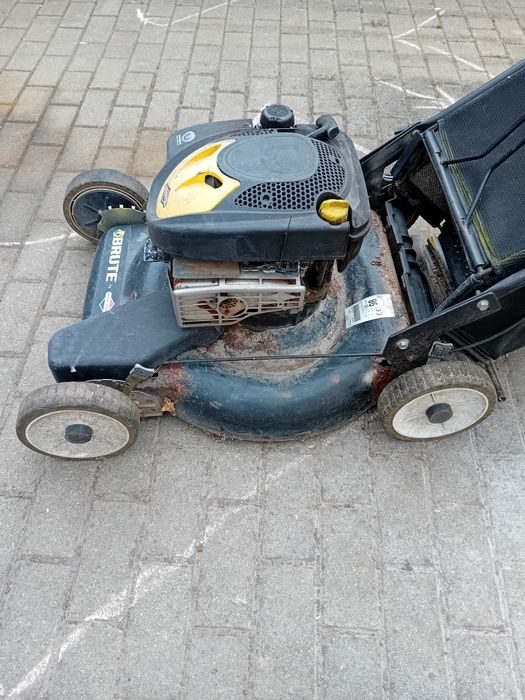 Kosiarka Brute Briggs&stration