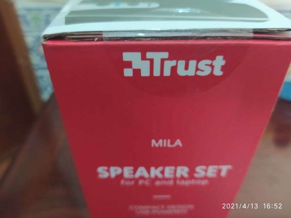 Colunas TRUST PC /Portátil USB 10 watts NOVAS Seladas