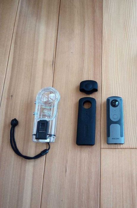 Camera Ricoh 360 Theta V + Ricoh TW-1 capa estanque