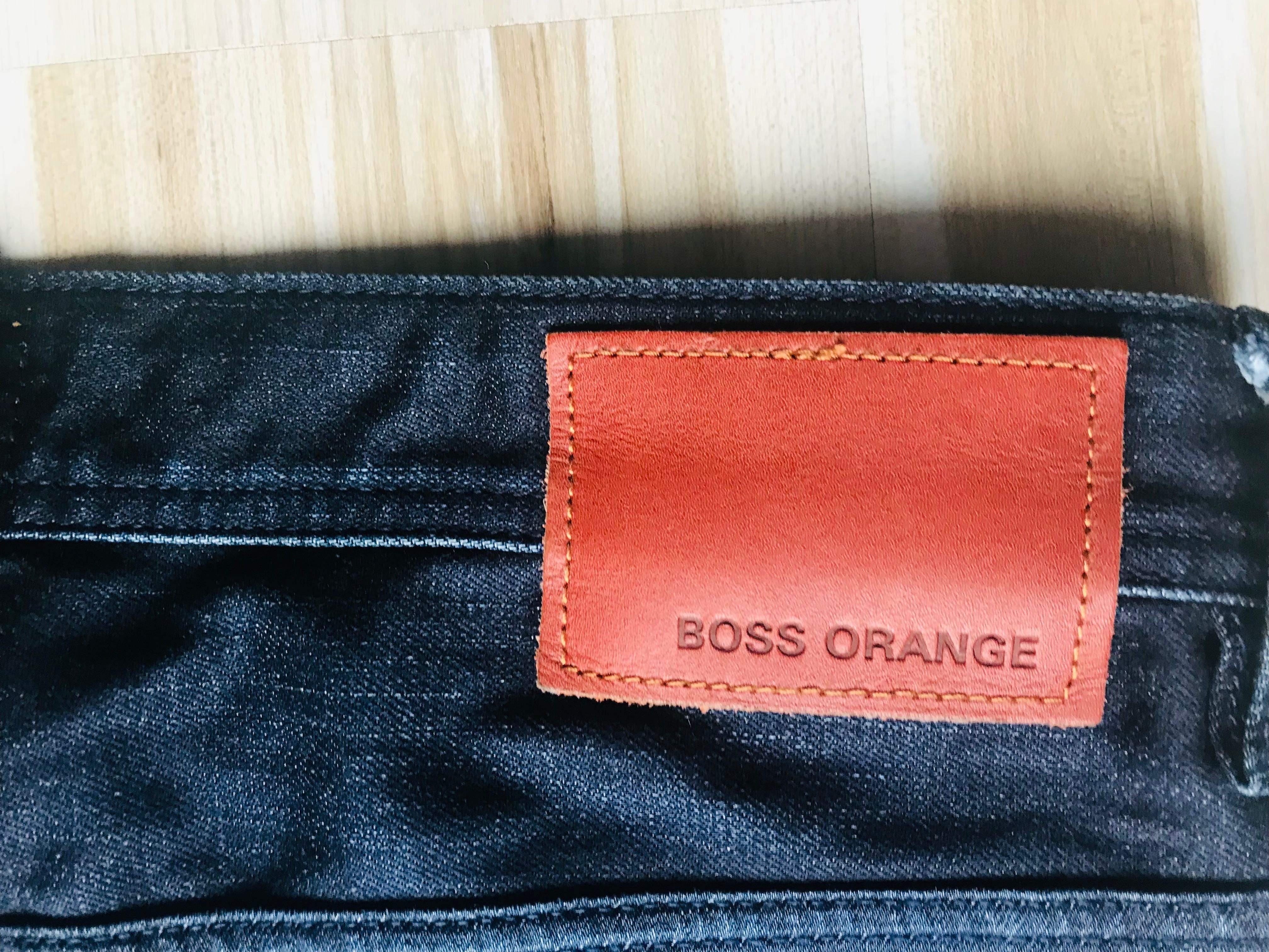 Spodnie marki Hugo Boss Orange rozmiar 32x34