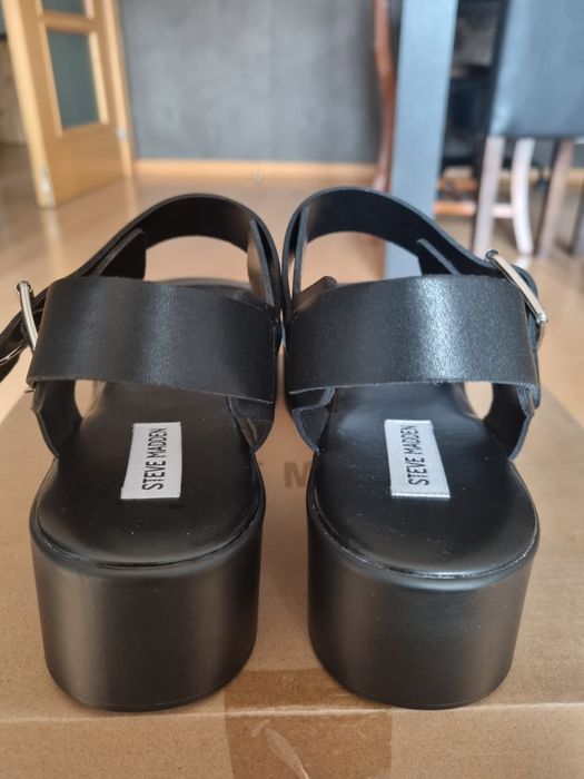 Sandálias Steve Madden