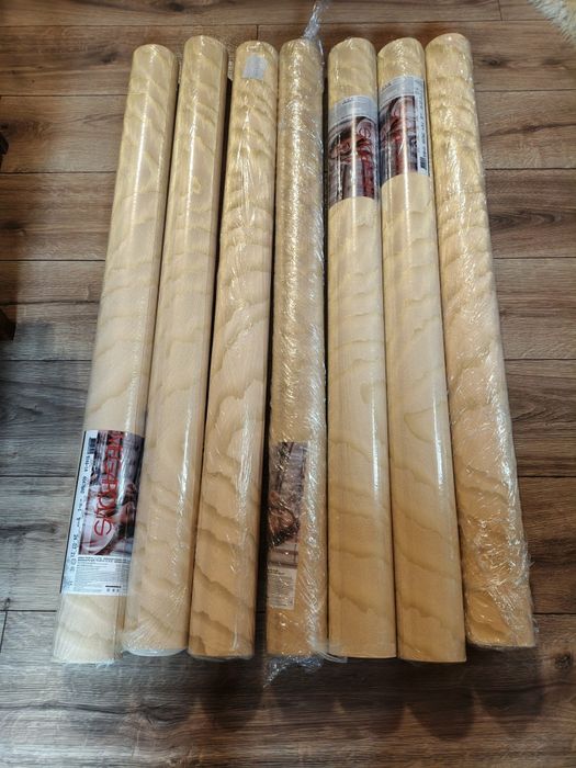 Продам Виниловые моющие обои золотистые.