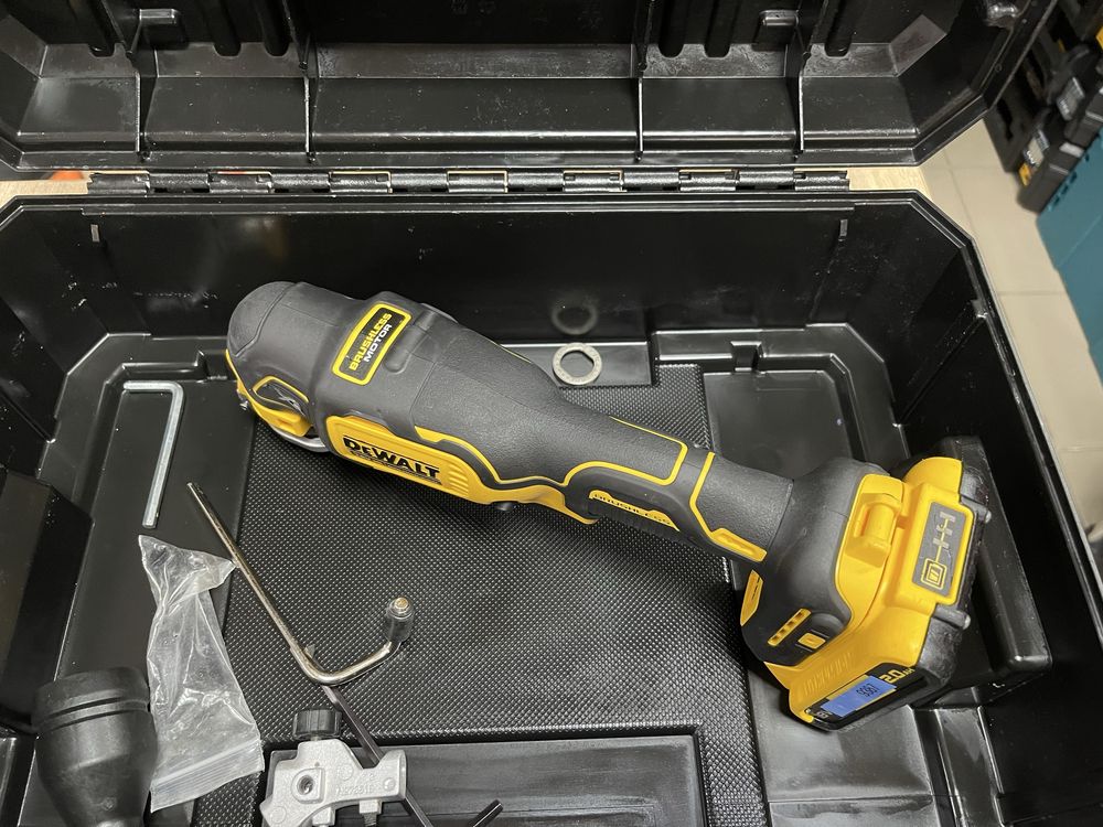 Dewalt DCS356 / акумуляторний вживаний реноватор Девольт
