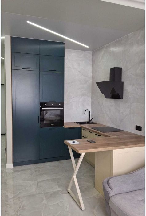 Солнечная улица, современная квартира в новом доме