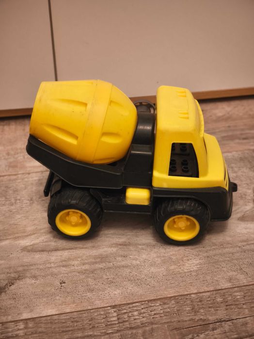 Samochodzik betoniarka