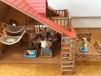 Domek Sylvanian Families, figurki, mebelki