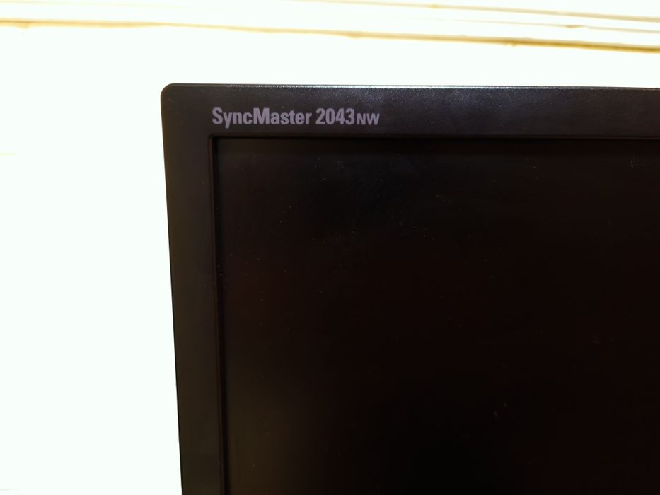 Монітор Samsung SyncMaster 2043NW