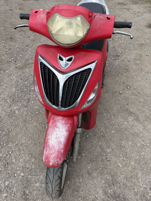 Скутер 150 кубов на ходу водянка