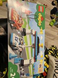Lego duplo 10947 Race Cars samochody wyścigowe