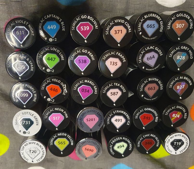 Lakiery Semilac.