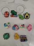 Przypinki crocs lato hawajskie