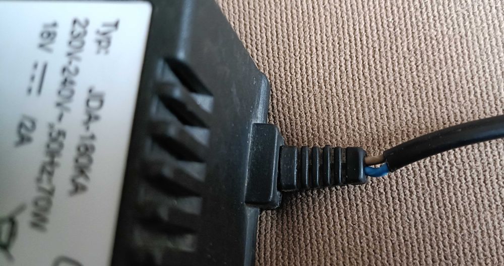 Wiertarko-wkrętarki CMI CCD10180T8 z 2 akumulatorami  18V i ładowarką