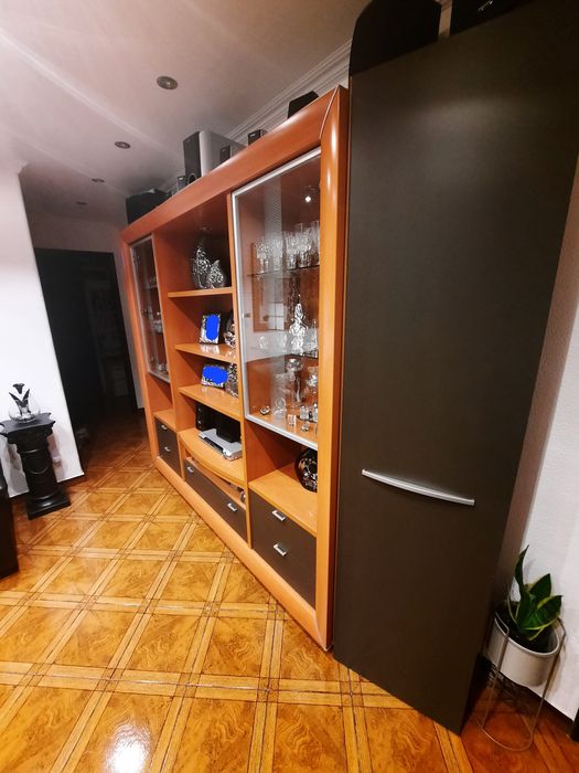 Móvel de sala italiano com iluminação