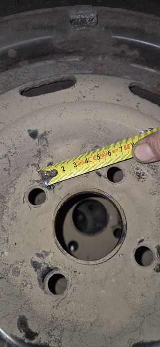 Felgi stalowe z oponami zima