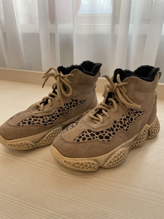 Бежеві утеплені черевики