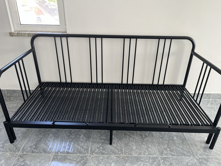 Sofa cama com 2 m de comprimento e 80 cm de largura