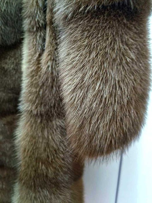 Норкова шуба кольору мокко