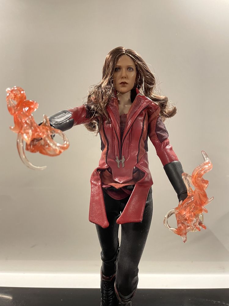 Scarlet Witch - figurka 1/6 custom - jak Hot Toys - Marvel, Avengers