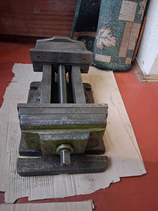 Тиски верстатні поворотні 280 мм