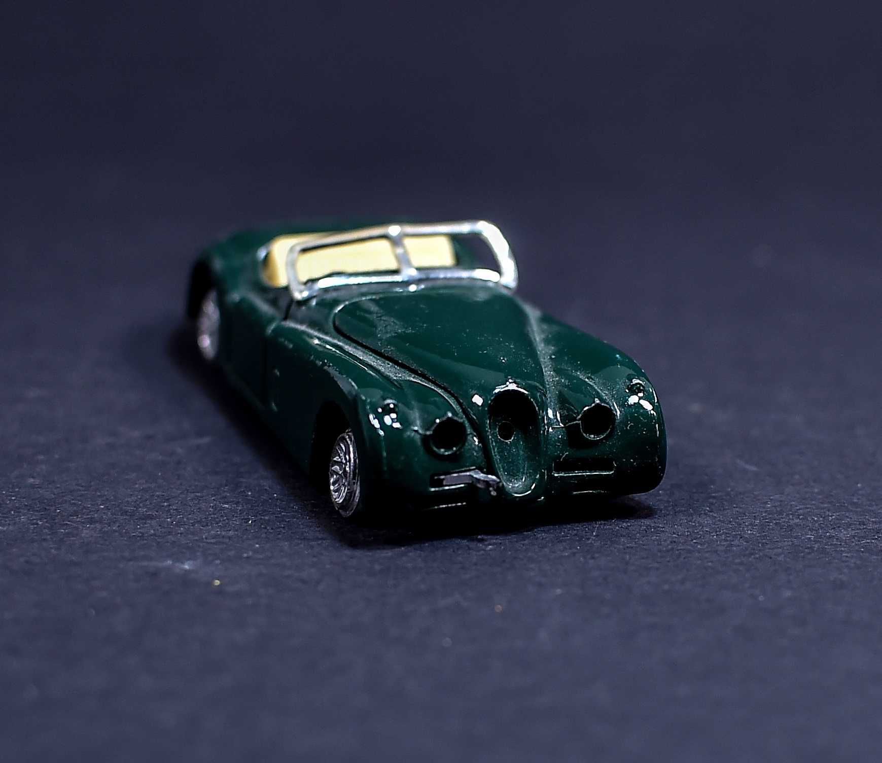 Samochodzik # Jaguar XK120 Diecast Roadster British Racing Green