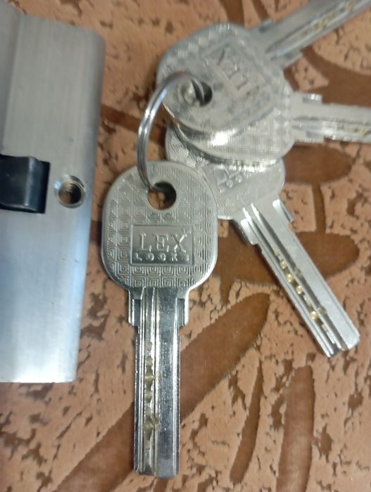 Серцевина до дверного замка