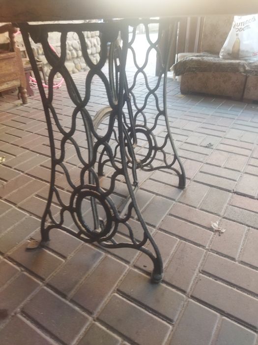 Ніжки від швейної машини