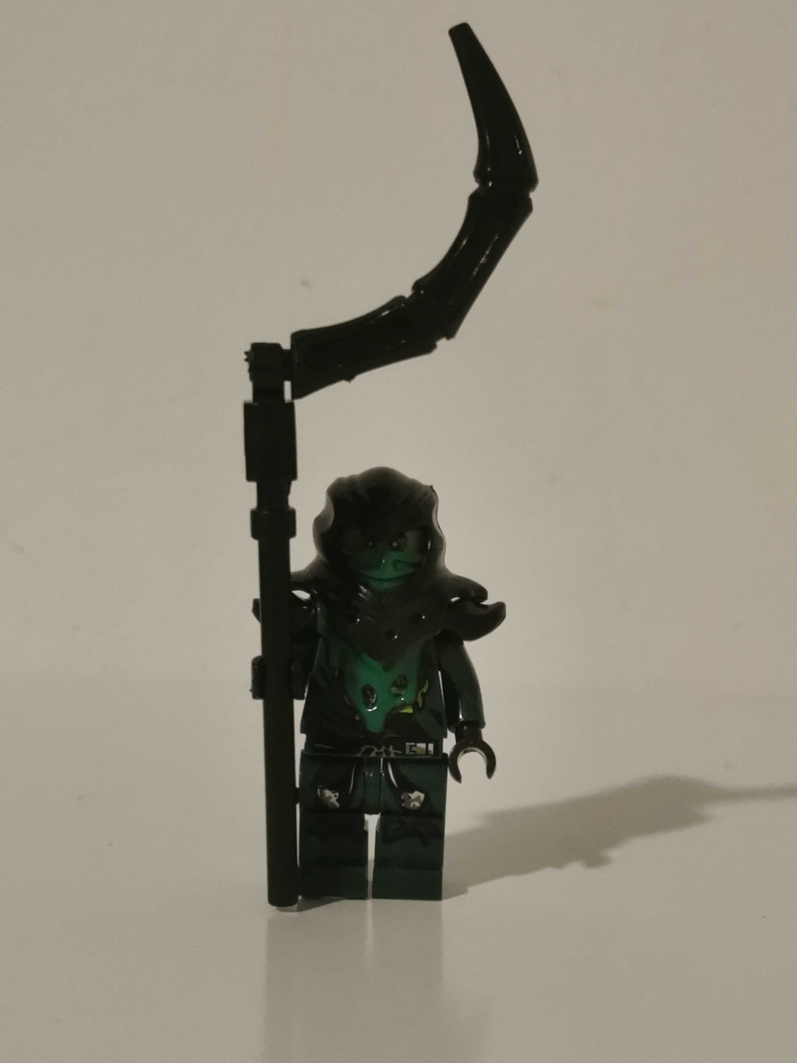 Opętany Lloyd z serialu lego ninjago kompatybilne