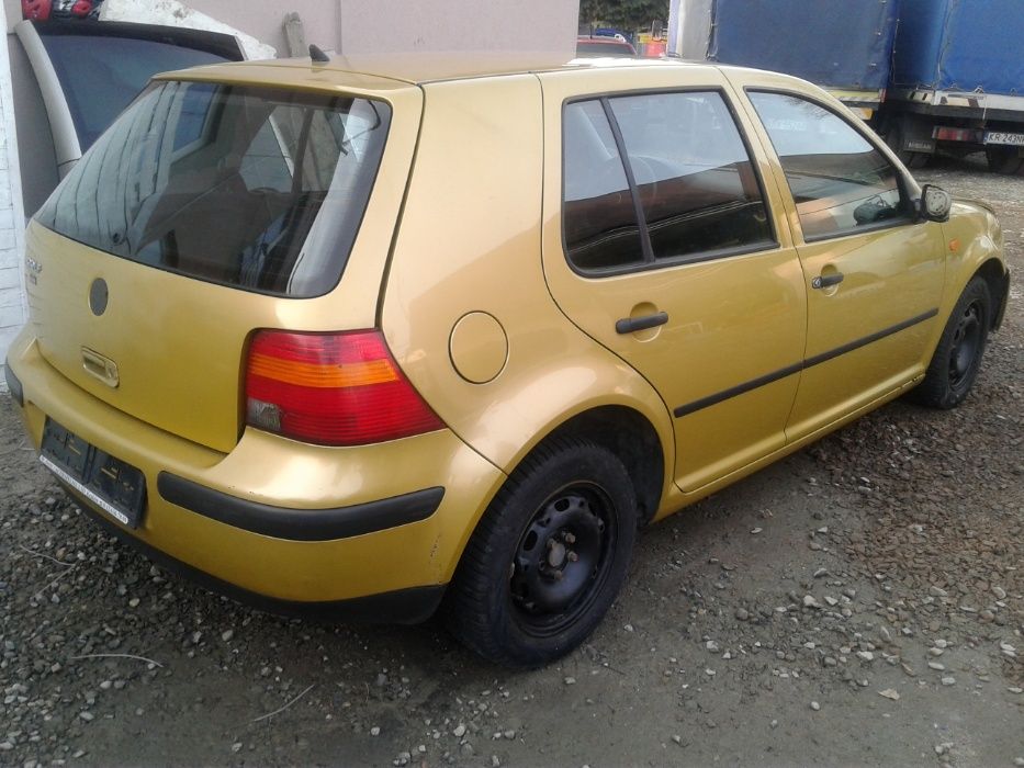 VW Golf 4 IV Tył Zderzak Lampa Prawa Lewa Złoty LA1U 5 Drzwi 5D