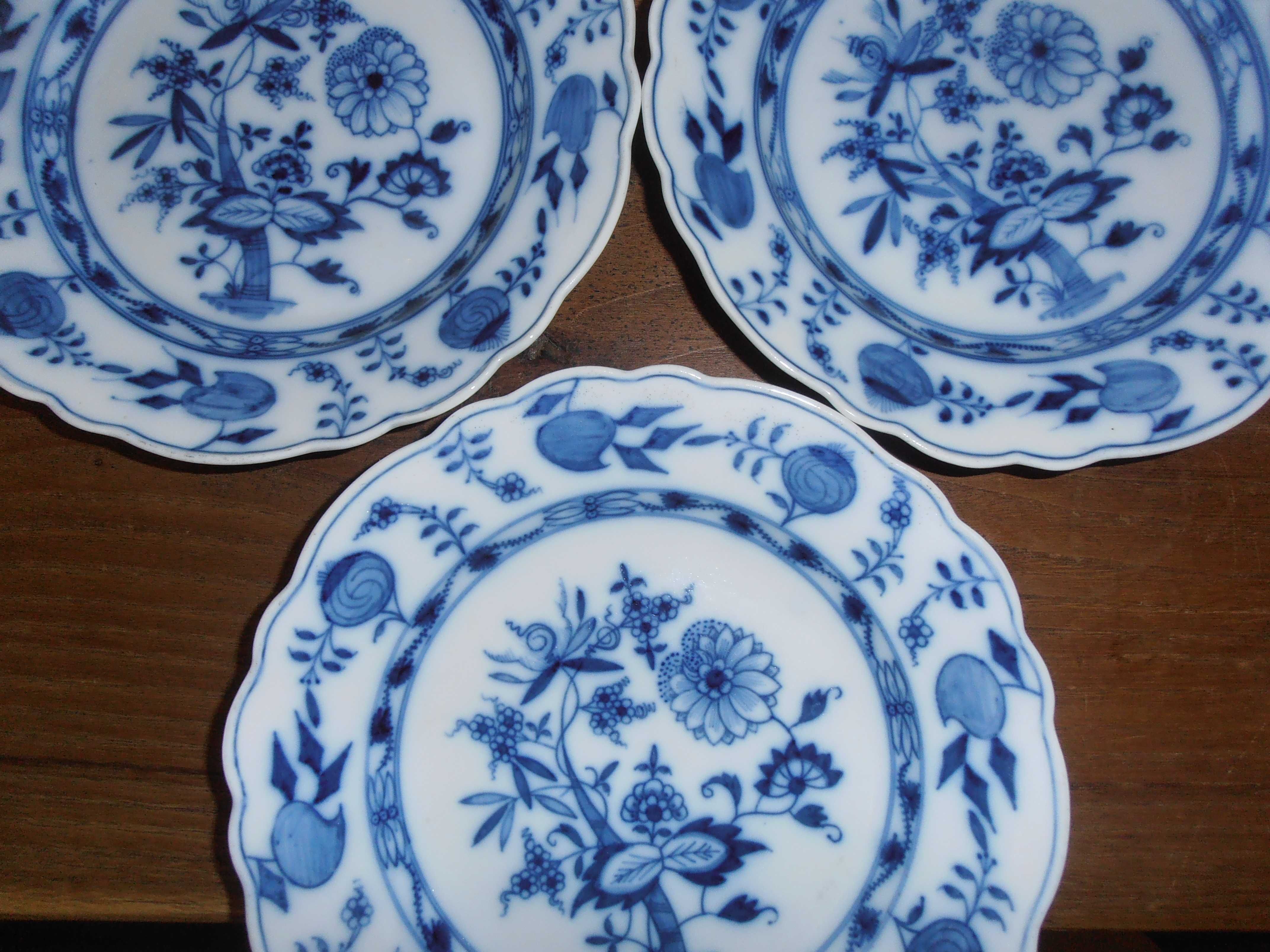 MEISSEN (1885/1934)- 3 pratos azuis cebola,21 cm- excelentes