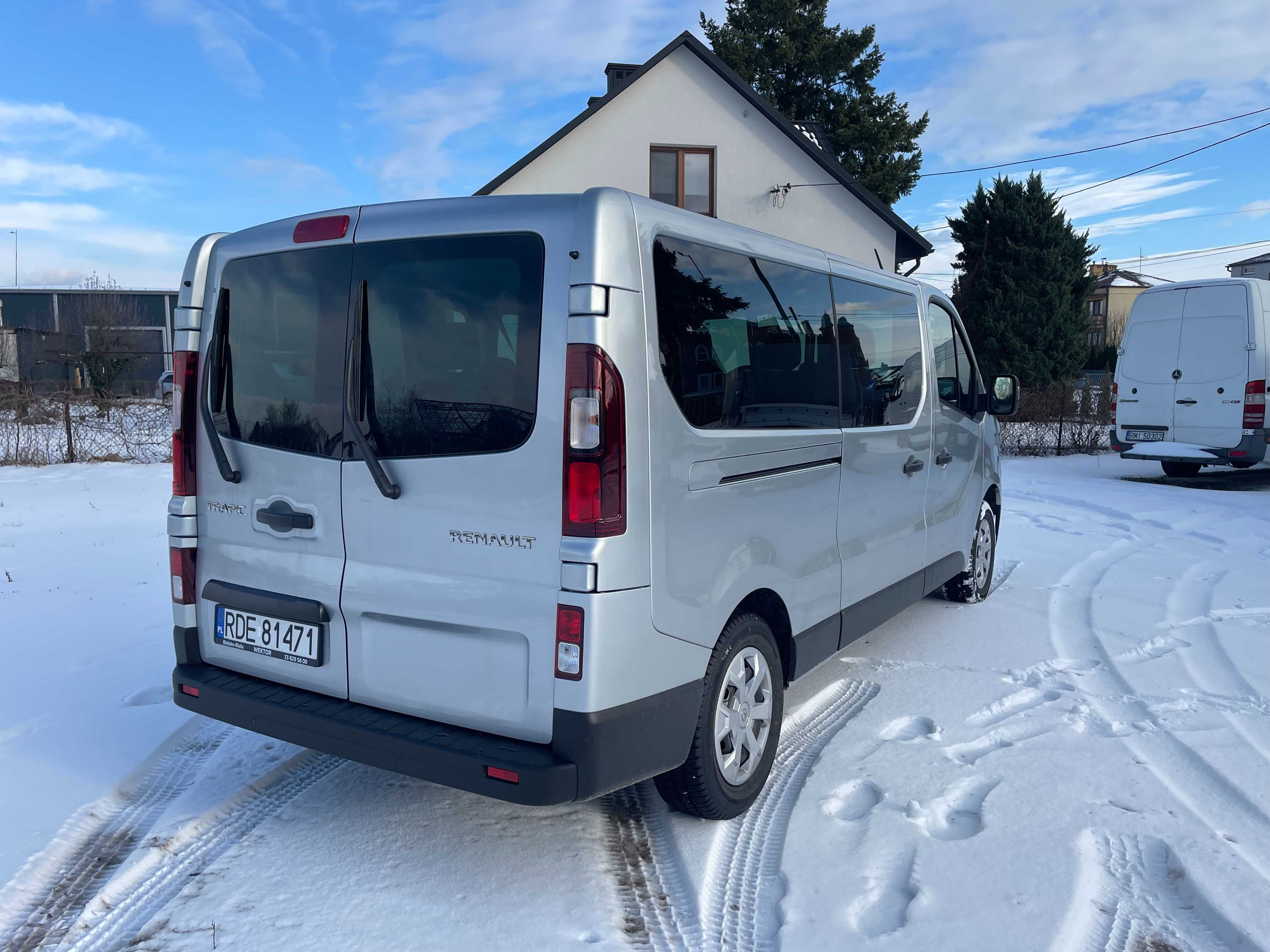 Wynajem BUS 9 OSOBOWY Renault Trafic