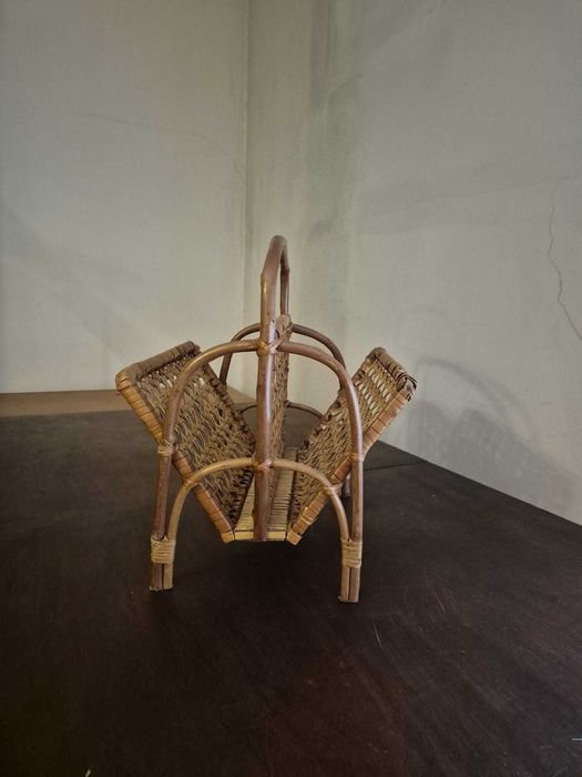 Cesta Vintage de Jornais/Revistas