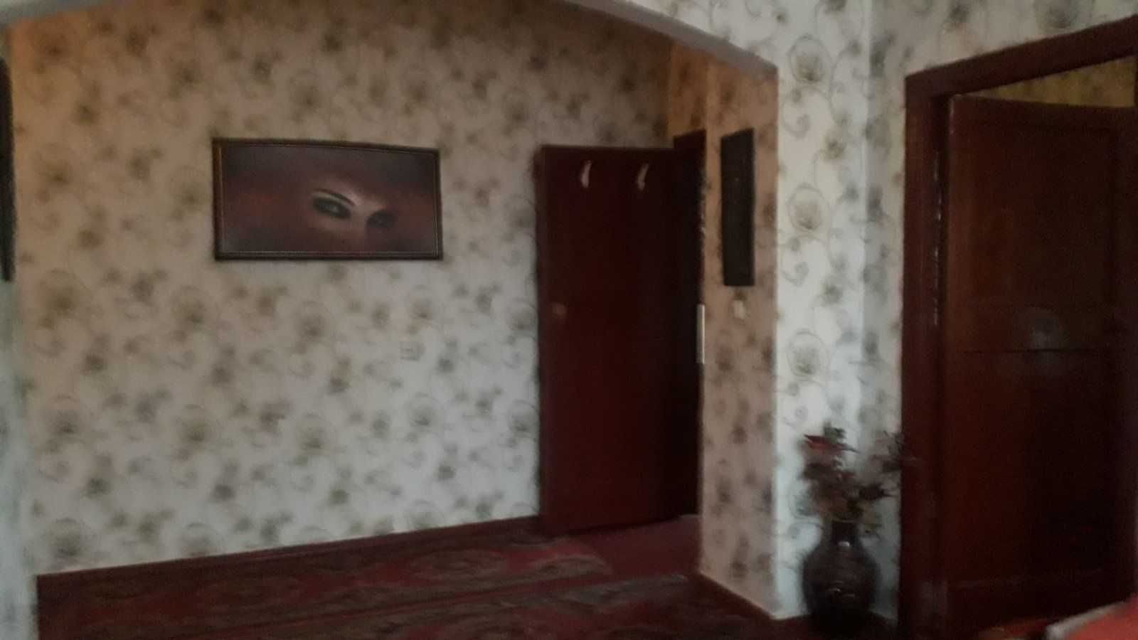 Продажа трех-комнатной квартиры в г.Золотоноша Черкасской области