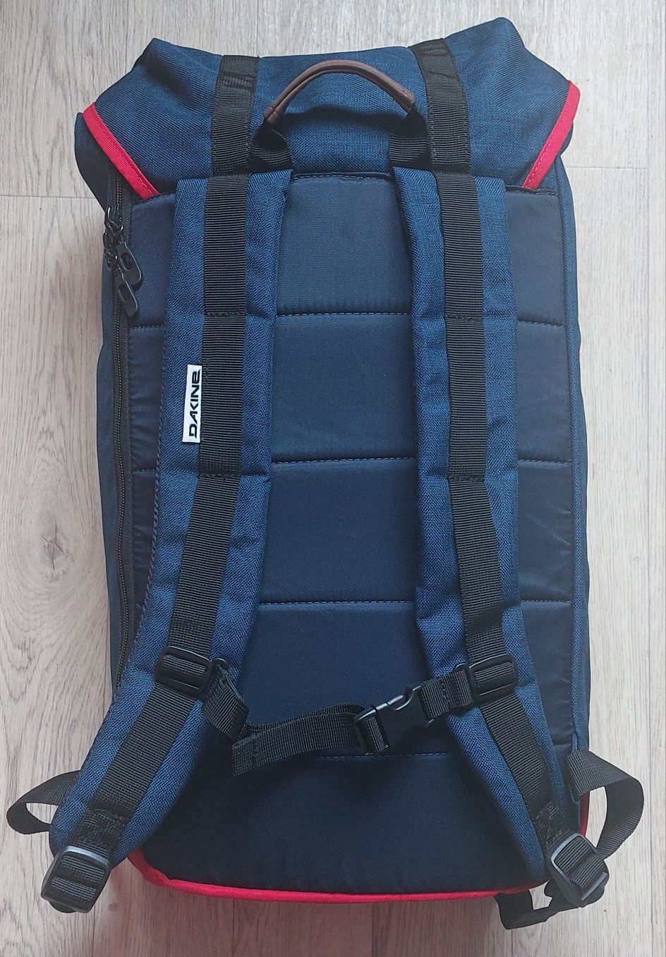 Рюкзак б/у  Dakine Trek 26L