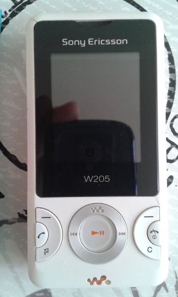 Telemóvel Sony Ericsson W205